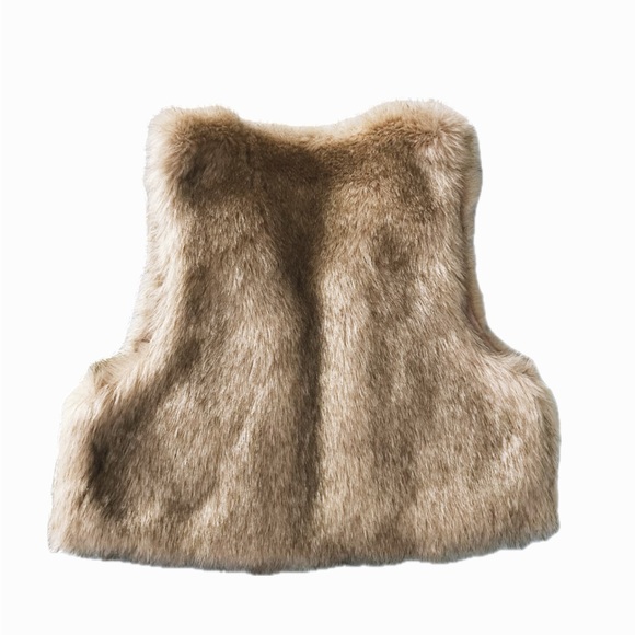 Vintage soft faux fur vest 
Perfect for fall layering
Still in great condition - Picture 2 of 2